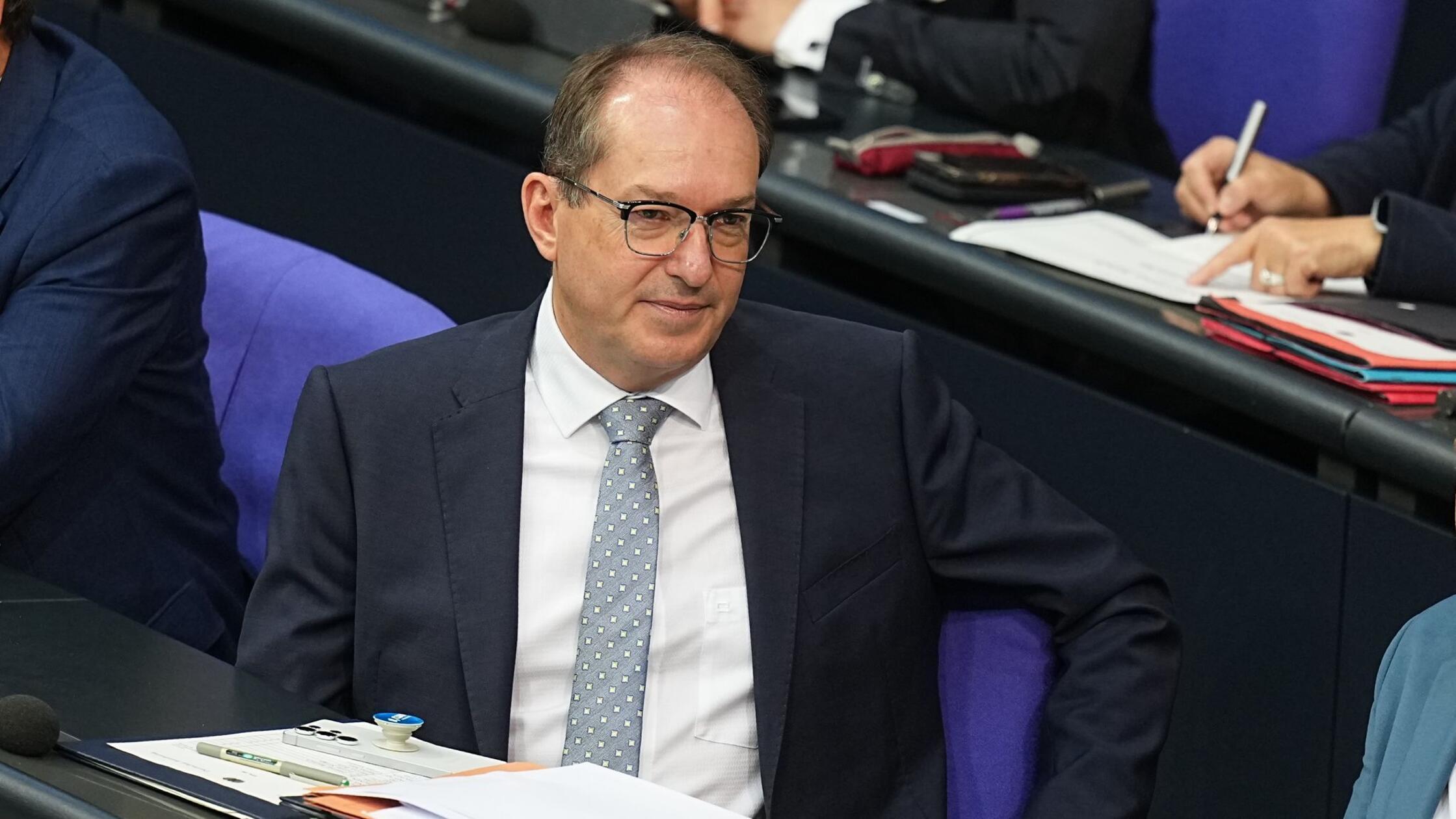 Dobrindt: Hybride Bedrohung ist allgegenwärtig