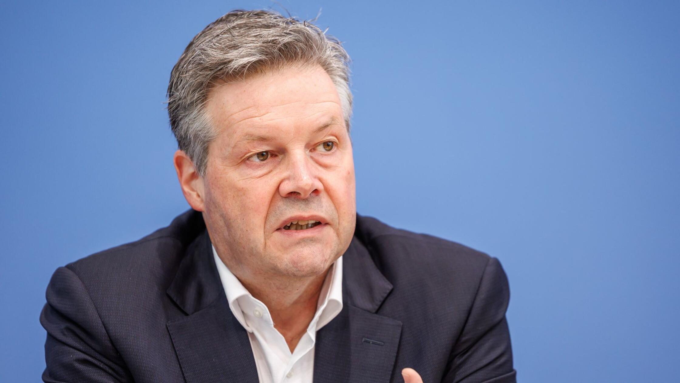 Niederlage für Schnieder: Kandidat für Bahnposten sagt ab