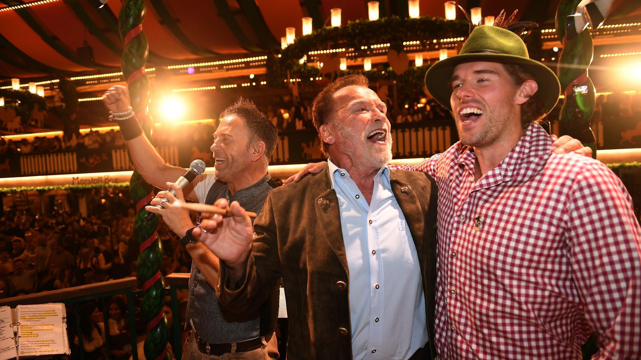 Arnold Schwarzenegger dirigiral na Oktoberfestu v Münchnu