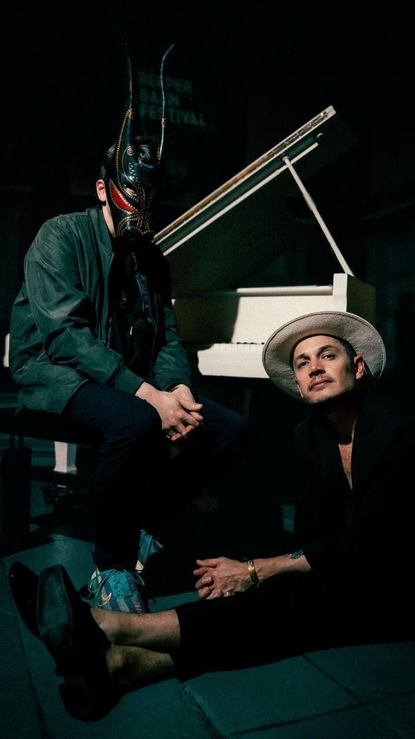 Rob Goodwin ist die markante Stimme der Band The Slow Show. Als Solo-Artist kommt der in Düsseldorf lebende Brite am Mittwoch, 22. Oktober, ins Neue Museum Nürnberg. Mit dabei bei dem stimmungsvollen Konzert unter der "Across"-Flagge ist Pianist Lambert. Start: 21 Uhr.