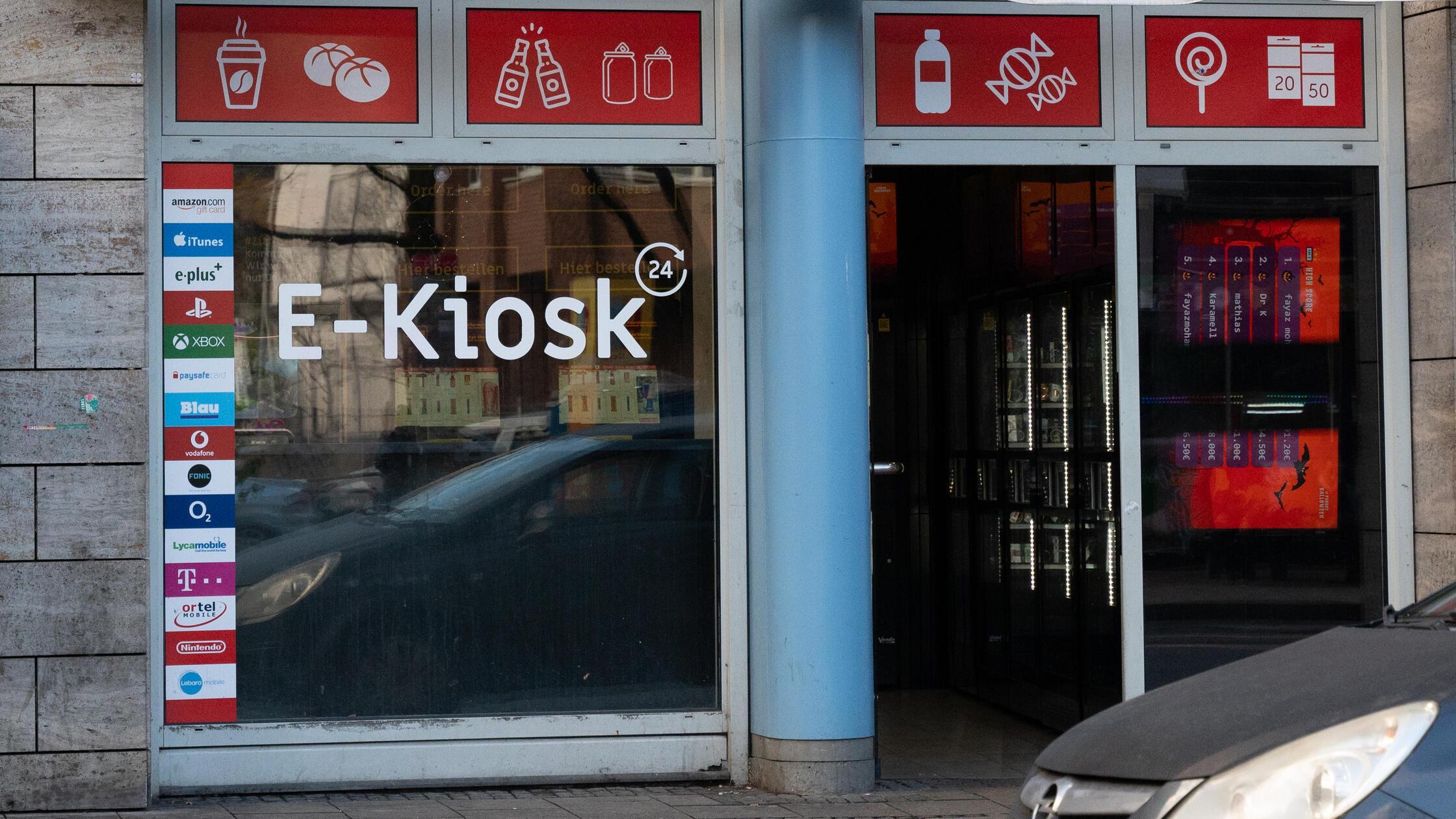 26.11.2024, Bayern, München: Ein rund um die Uhr g