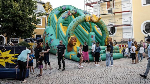 Kinder, die vom Tag immer noch nicht müde sind, können sich hier auspowern.