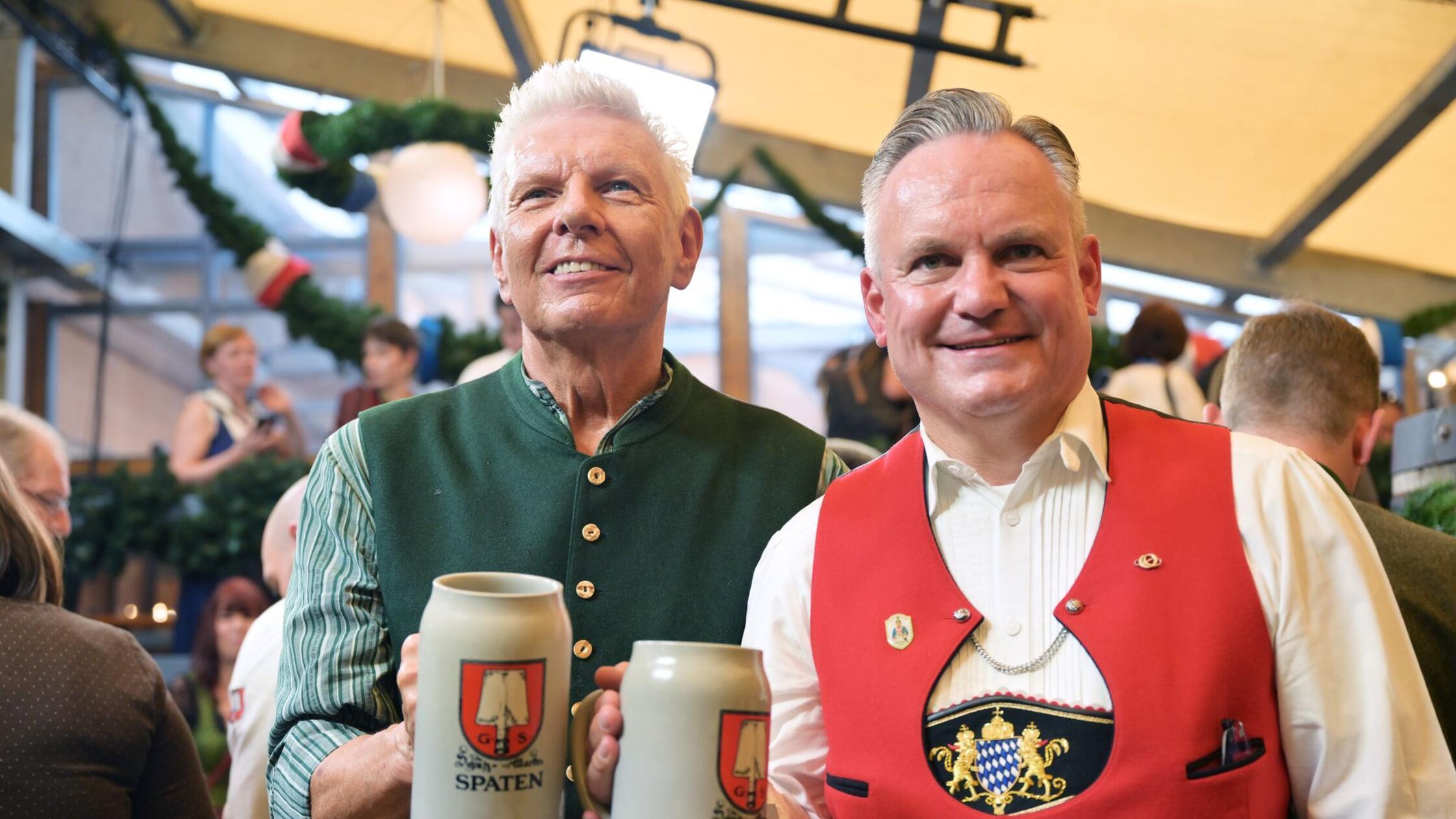 „Wir hatten einfach Glück“: Münchner OB bittet nach Wiesn-Überfüllung um Entschuldigung