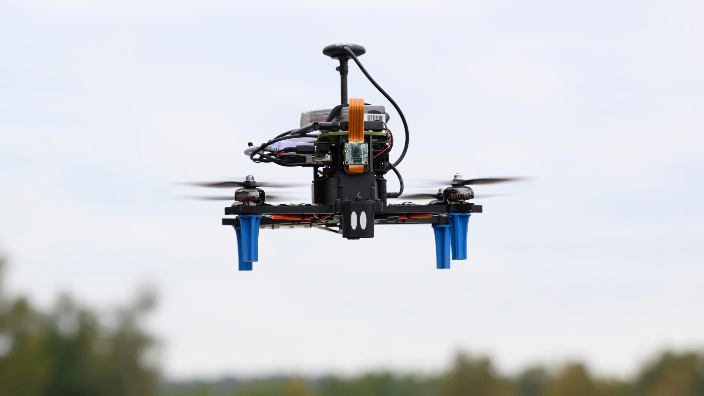 Rettungssanitäter meldet unbekannte Drohne über Flugplatz in Dinkelsbühl