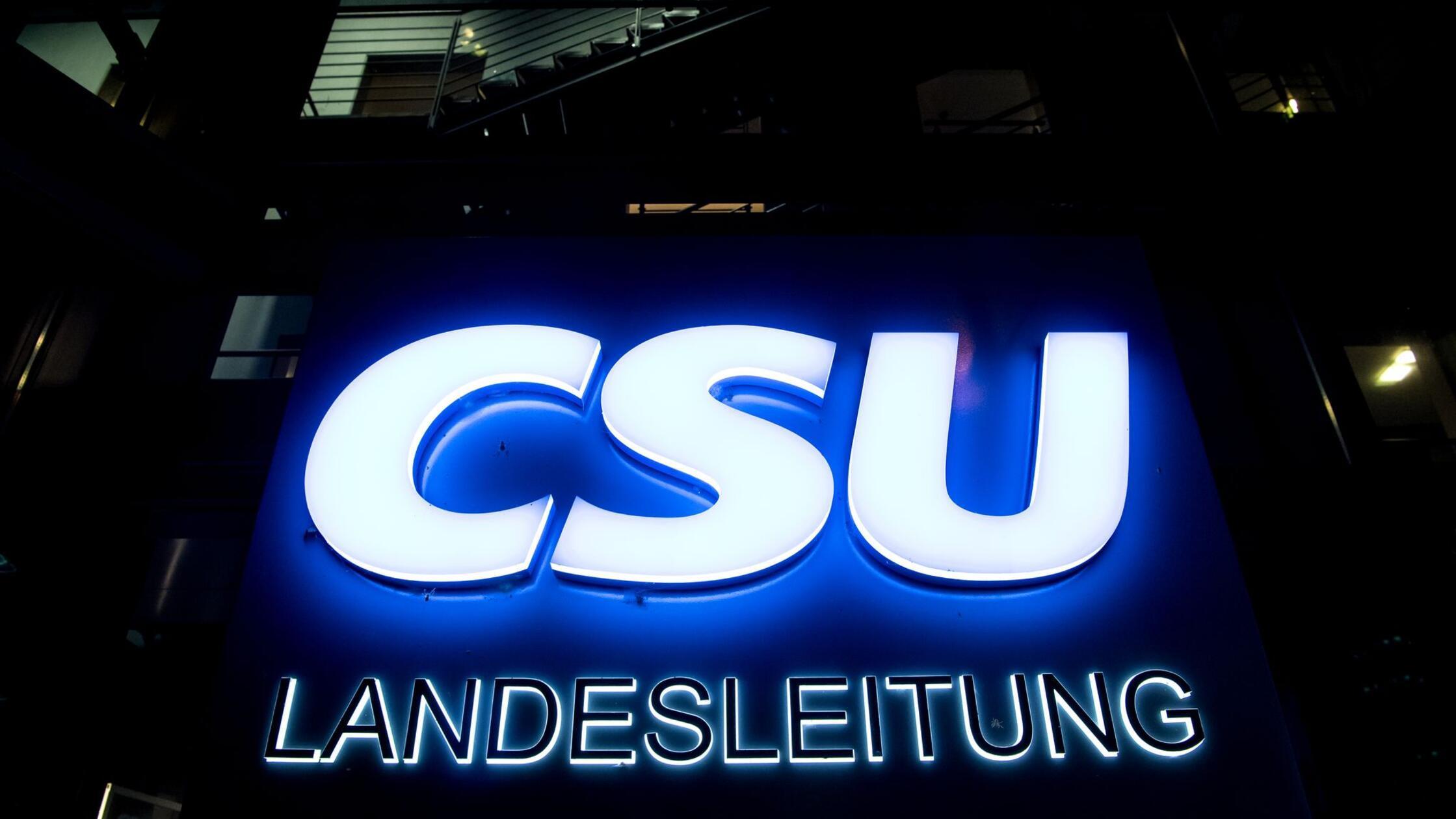 Brandanschlag in der Nacht: Feuer vor CSU-Parteizentrale in Bayern gelegt - Staatsschutz ermittelt