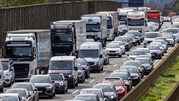 VU-Schwer - A1 Fahrtrichtung Bremen bei Wallenhors