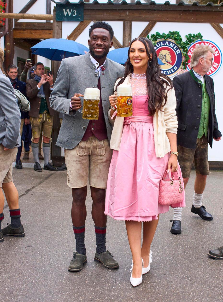 Alphonso Davies mit seiner Freundin Sheyenne.