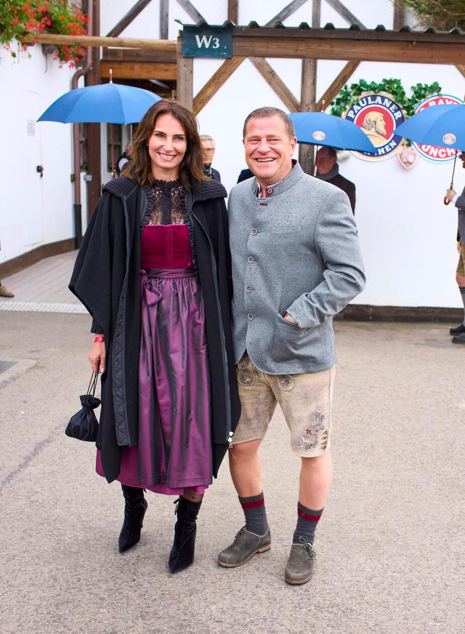 Max Eberl, Sportvorstand beim FC Bayern, mit seiner Freundin Natascha Fruscella.