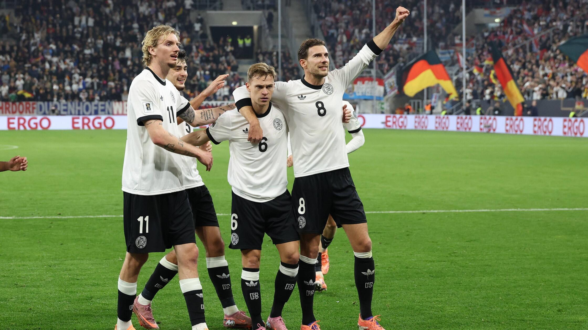 Torjubel von Joshua Kimmich 6 Deutschland zum 2:0 