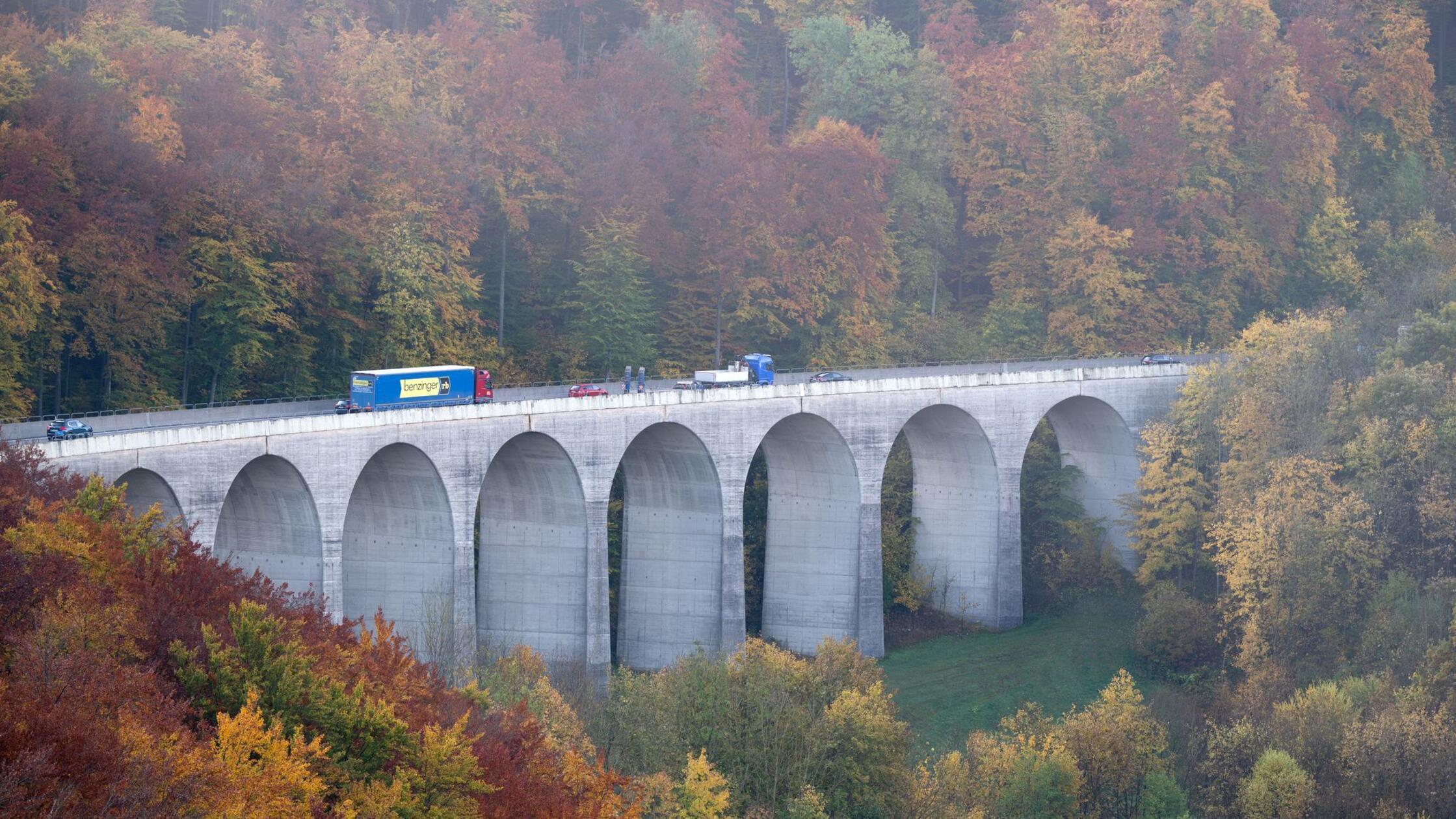 Albaufstieg nach Süden dicht - Was Autofahrer wissen müssen