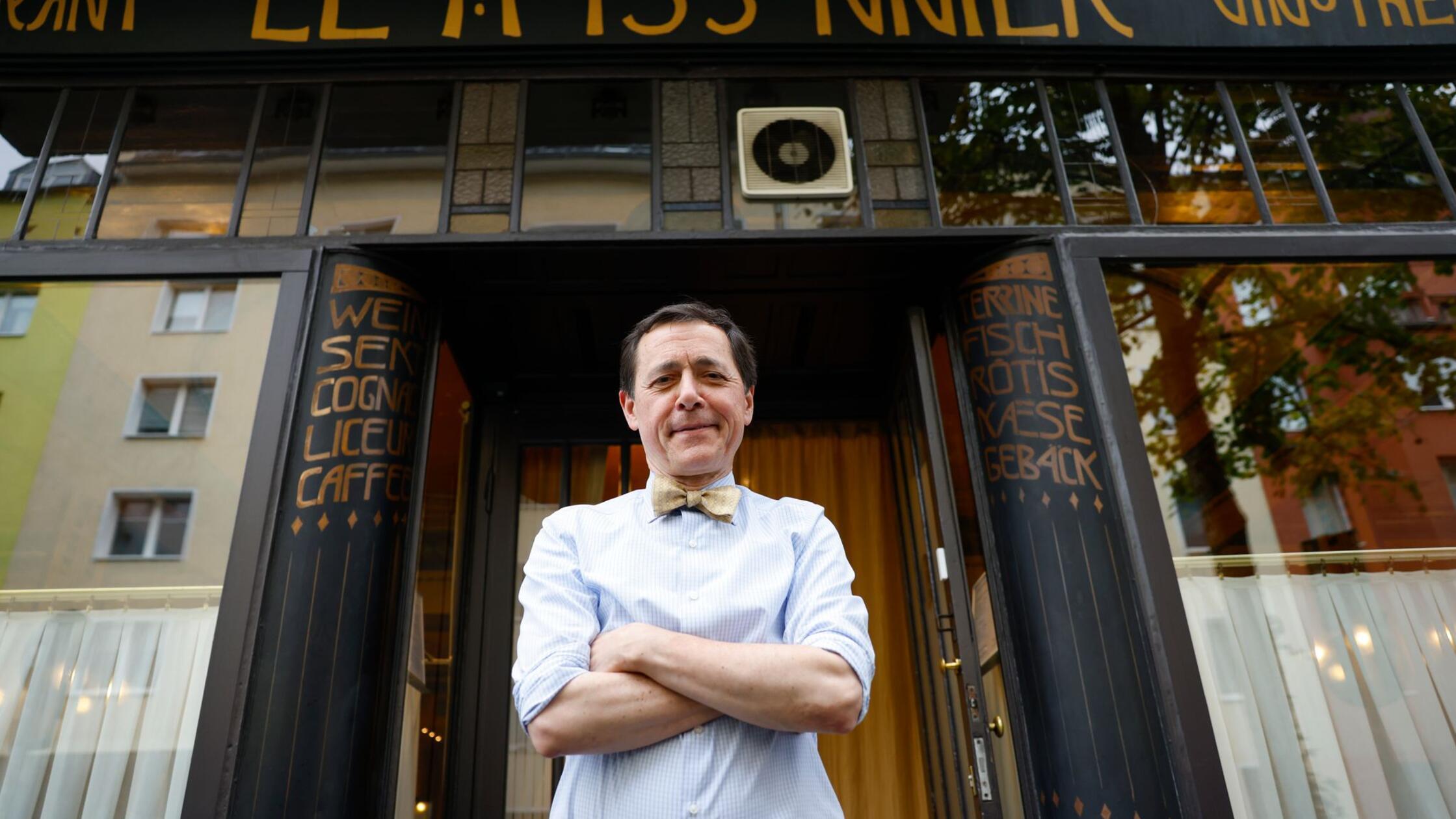 Handys vom Tisch - und wer schon mal einen Denkzettel bekommt - So verhält man sich im Restaurant