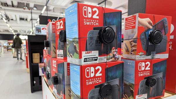 Nintendo Switch 2 Stapel Kartons