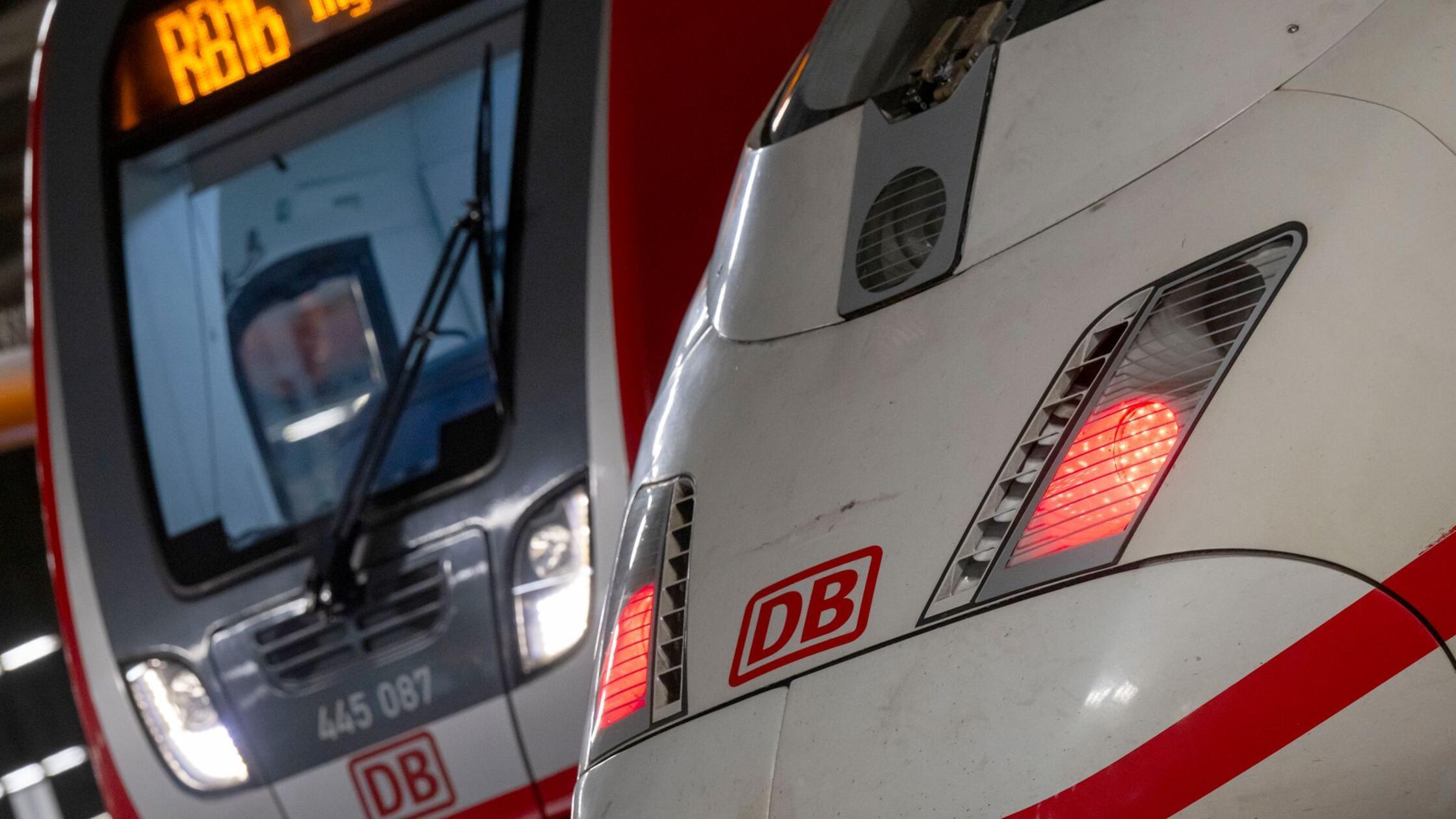 Reisende aufgepasst, wichtige Bahnroute gesperrt: Polizeieinsatz auf ICE-Strecke München-Nürnberg