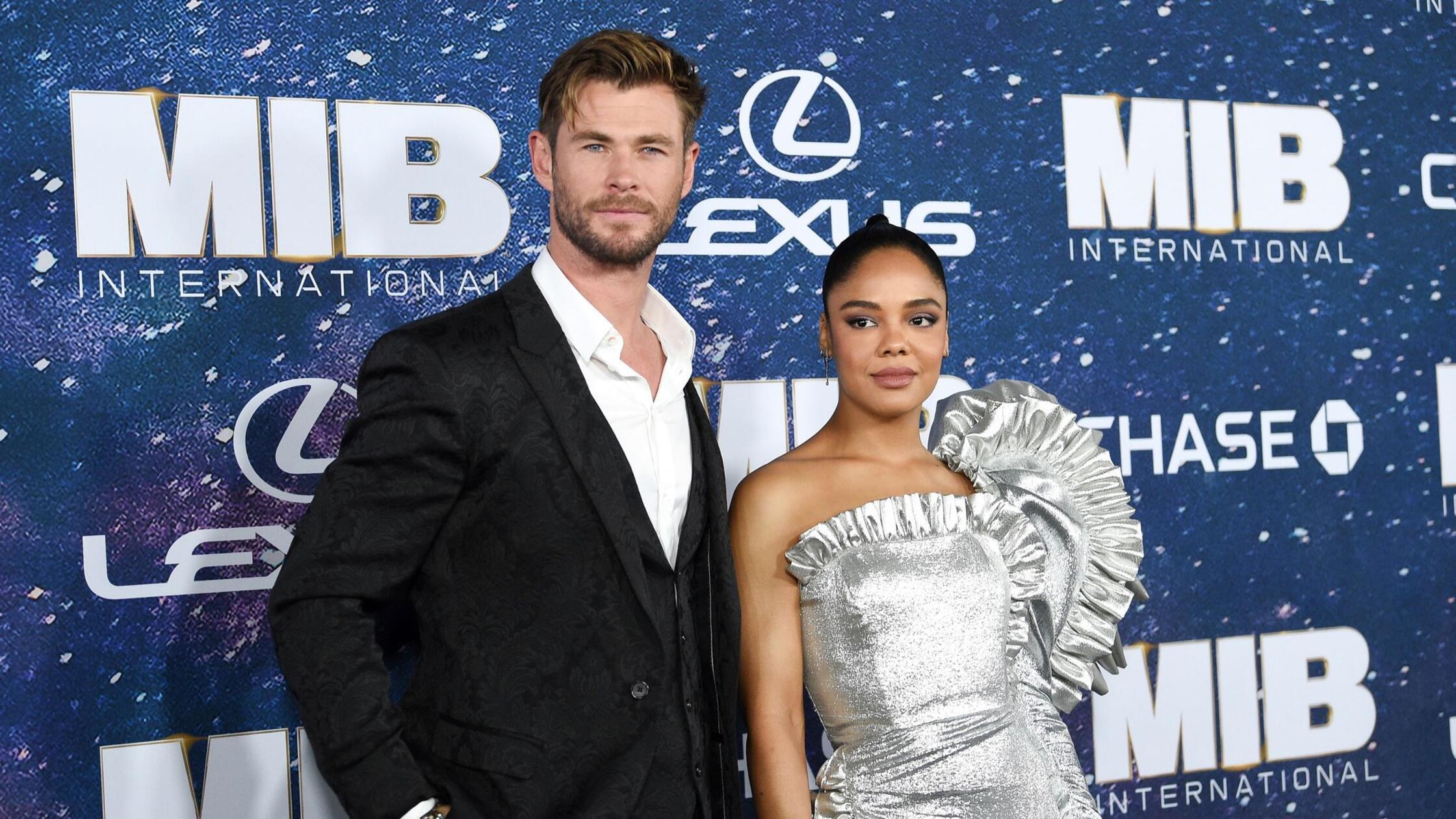 „Thor“-Star: Hemsworth ist „ein Baby mit Muskeln“