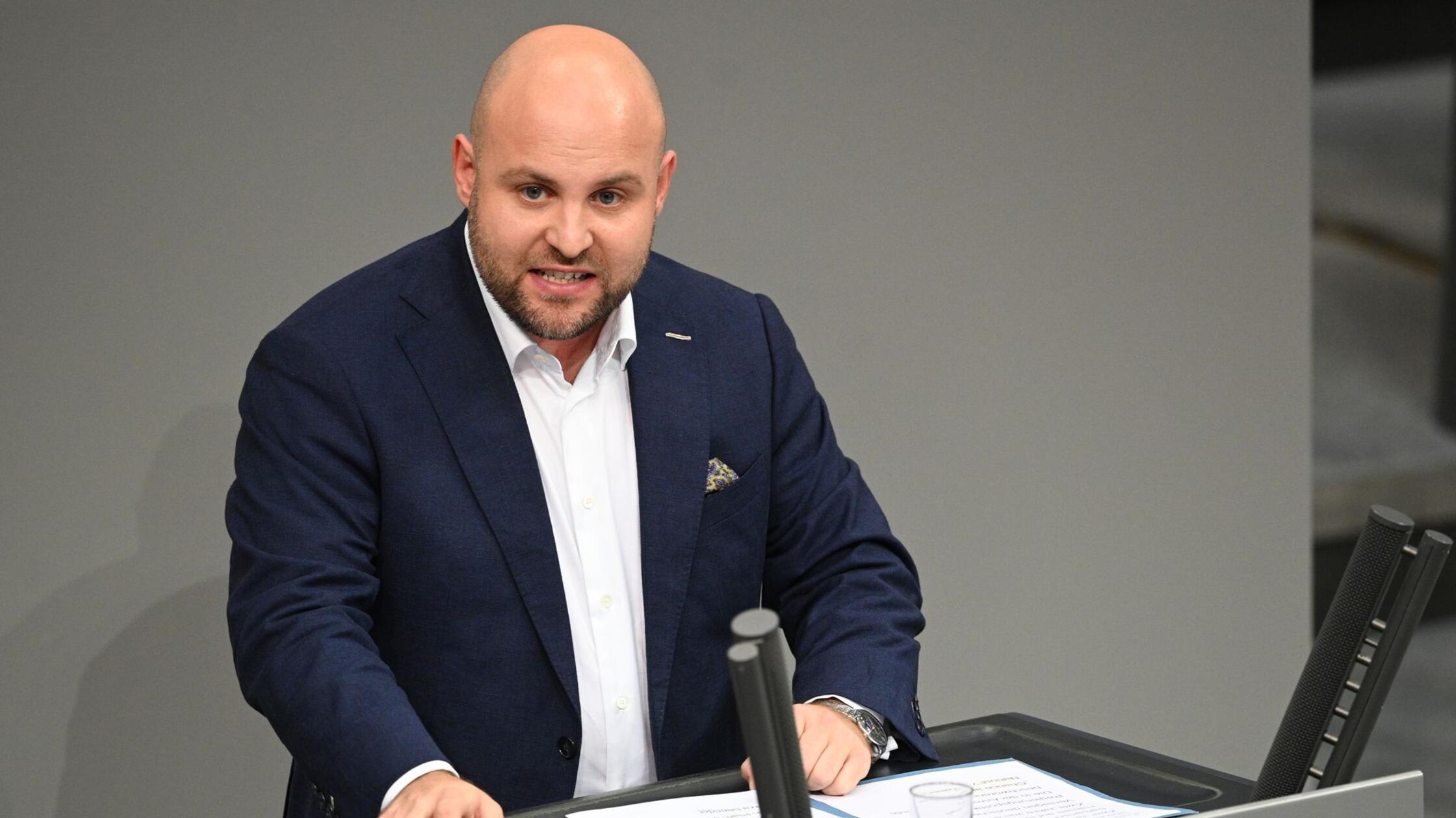 CSU ob načrtovani poti politika AfD v Rusijo govori o veleizdaji