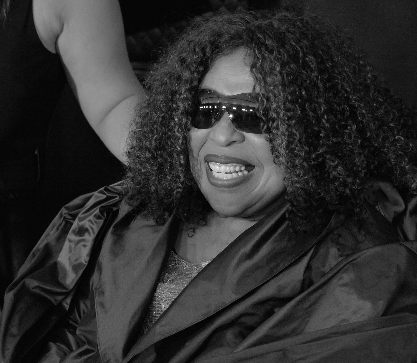 Die amerikanische Sängerin Roberta Flack gewann mehrfach den Grammy. Spätestens mit «Killing Me Softly With His Song» wurde sie weltberühmt. Am 24. Februar 2025 ist sie mit 88 Jahren gestorben.