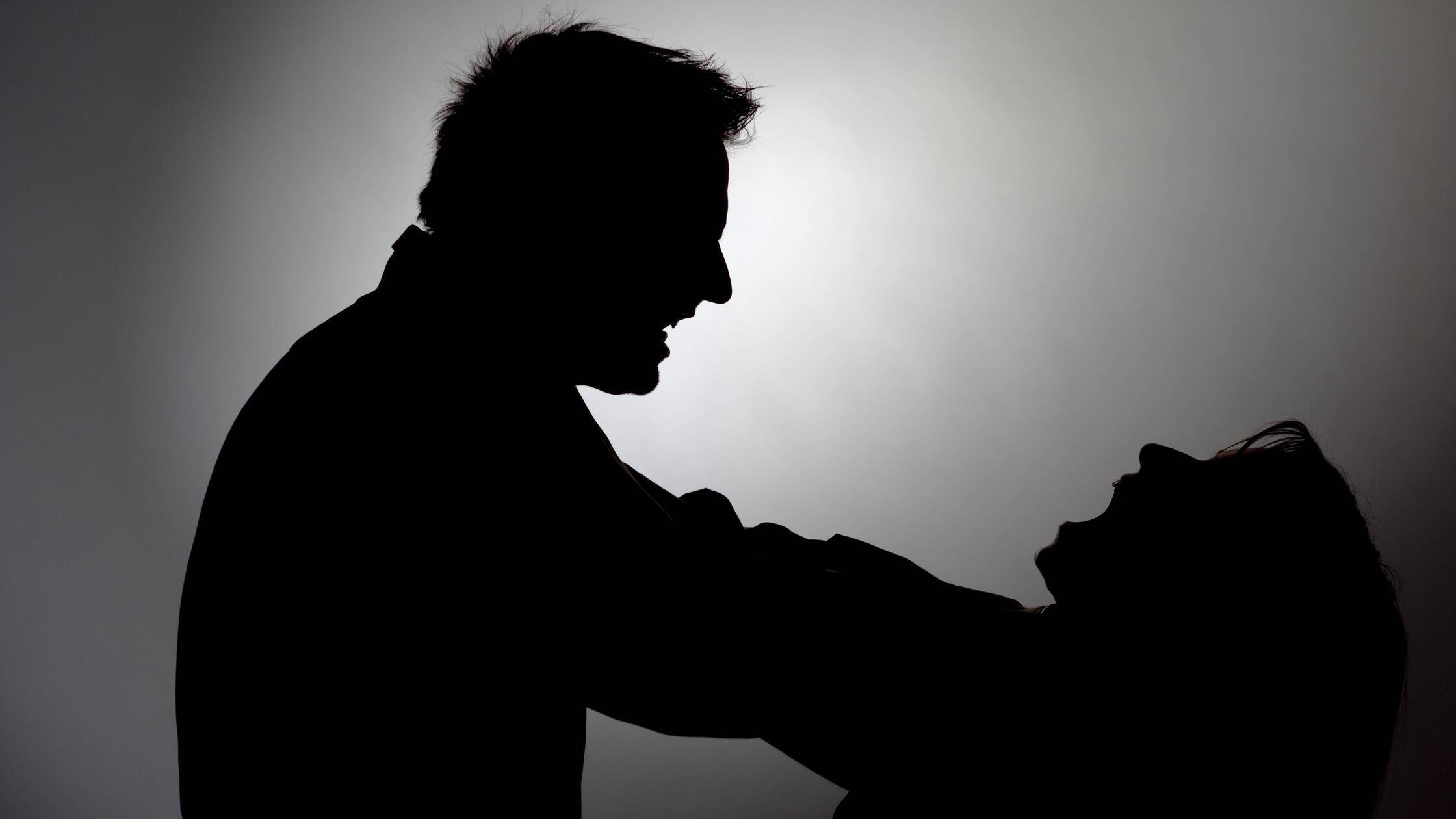 Brutale Attacke in N&uuml;rnberg: Unbekannter w&uuml;rgt Mann mit &bdquo;Drosselwerkzeug&ldquo; - war es versuchter Mord?