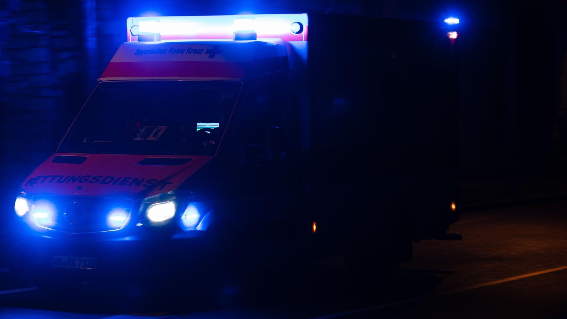 Rettungswagen im Einsatz - Symbolbild2347.jpg