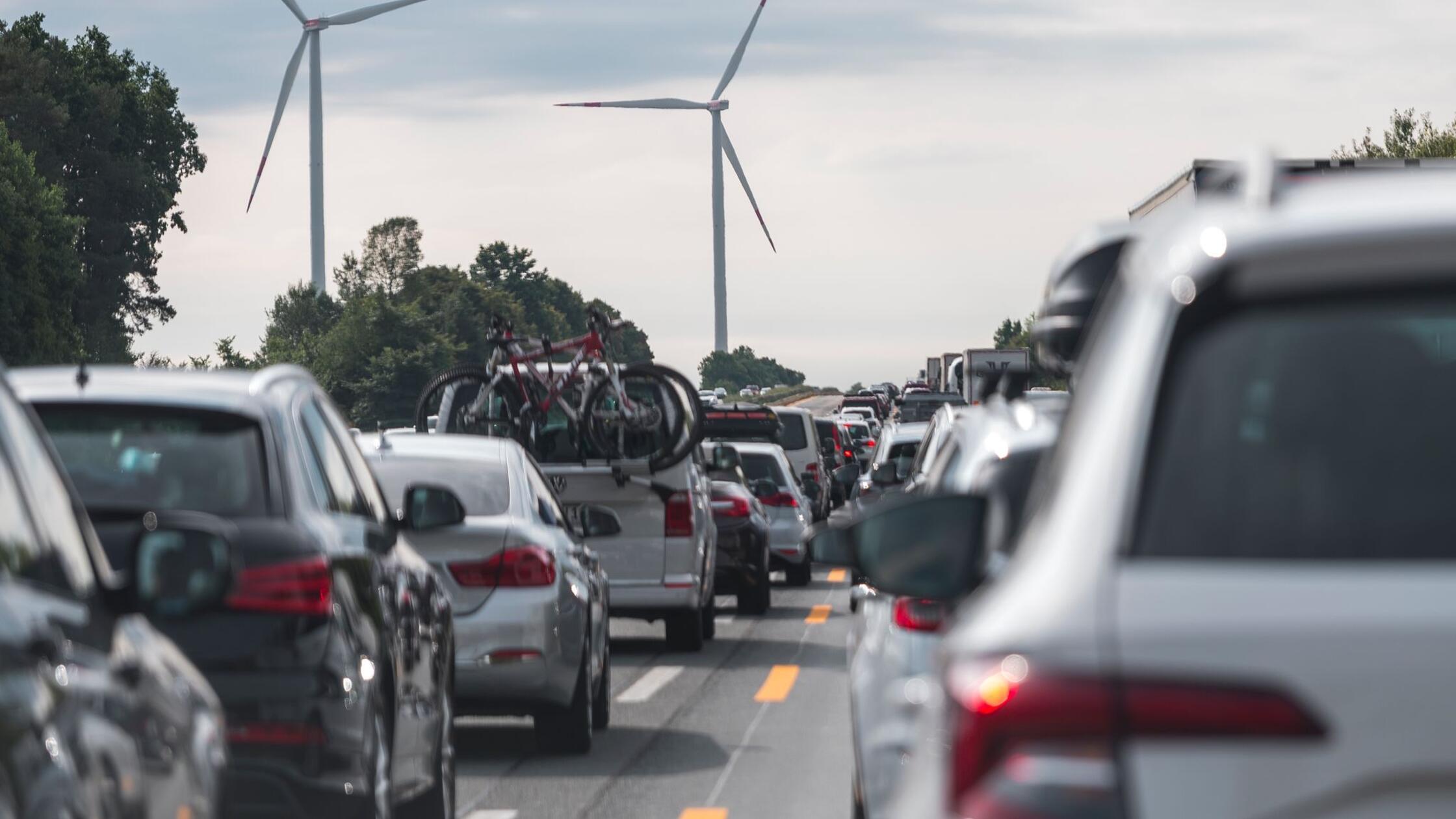 Francija in Španija proti izjemam za hibridna vozila pri izstopu iz motorjev z notranjim zgorevanjem v EU