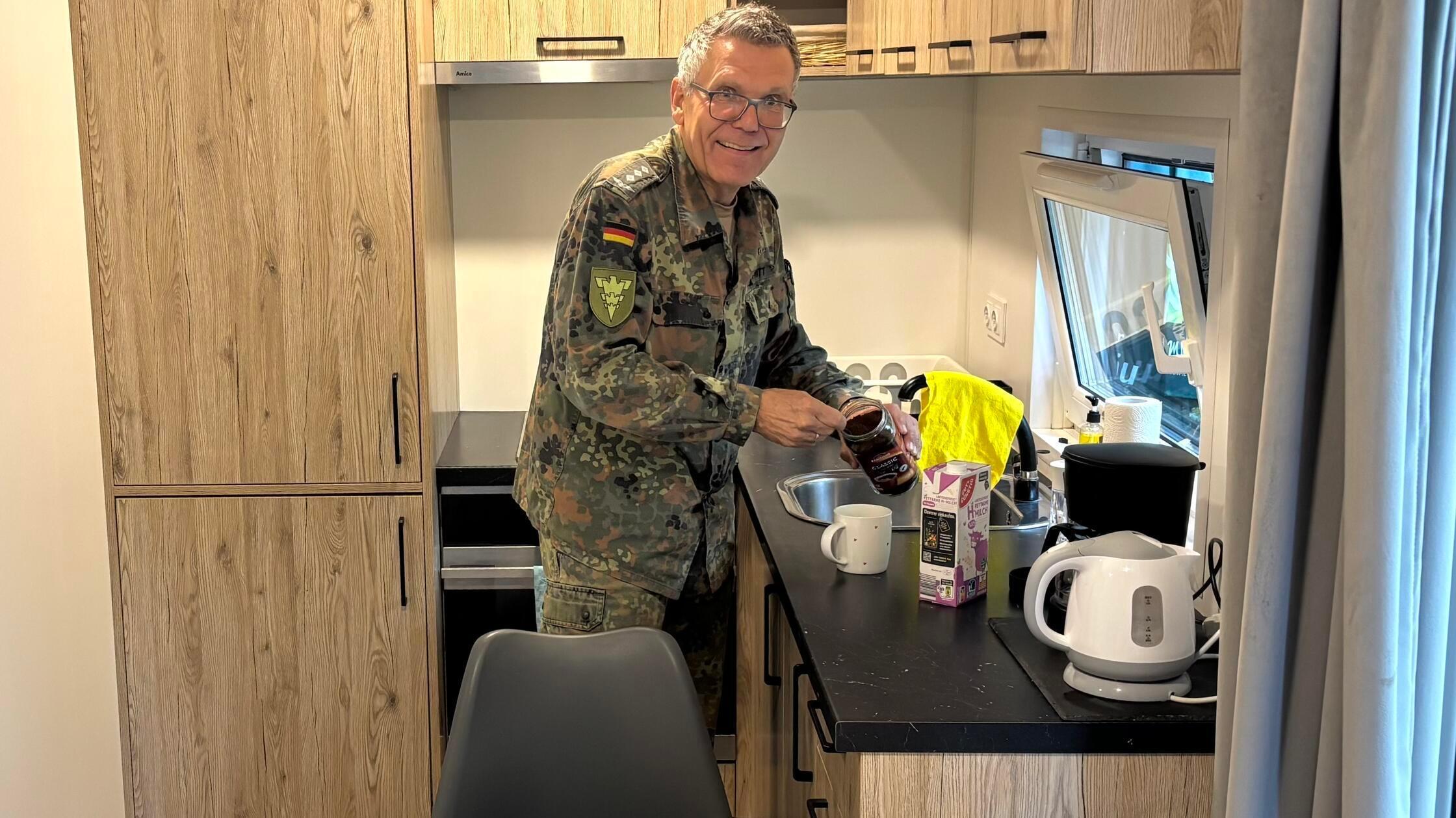 Dietmar Schmitt lebt im Tiny House