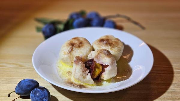 Böhmische Zwetschkenknödel