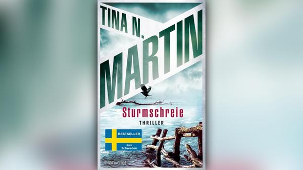 Packender, brandaktueller Thriller um das Ermittlerteam Idun Lind und Calle Brand Die verstümmelte Leiche eines Geflüchteten wird in einem Fluss bei Harads gefunden. Gerade erst hatte der Mann, der in einem Abschiebelager untergebracht war, eine Aufenthaltsgenehmigung erhalten. Idun Lind und Calle Brandt nehmen die Ermittlungen auf, stoßen dabei aber auf eine Mauer aus Schweigen. Gleichzeitig begleiten wir Nadira, ein syrisches Mädchen im Teenageralter, die versucht, aus ihrer kriegsgebeutelten Heimat zu entkommen. Erscheinungstermin: 17. Dezember 2025 576 Seiten Blanvalet 17 Euro