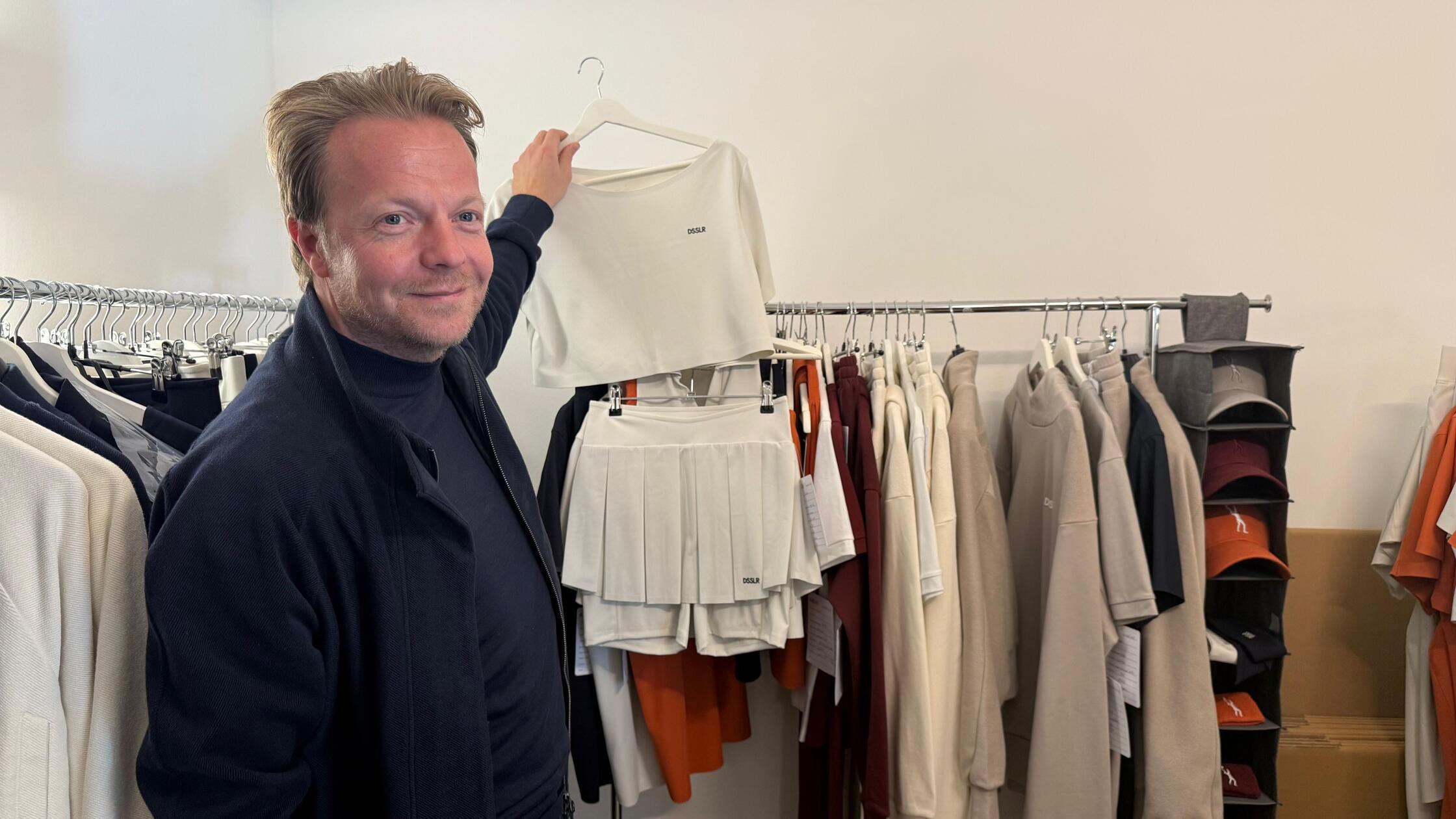 Christoph Dassler zeigt die funktionale Tennismode