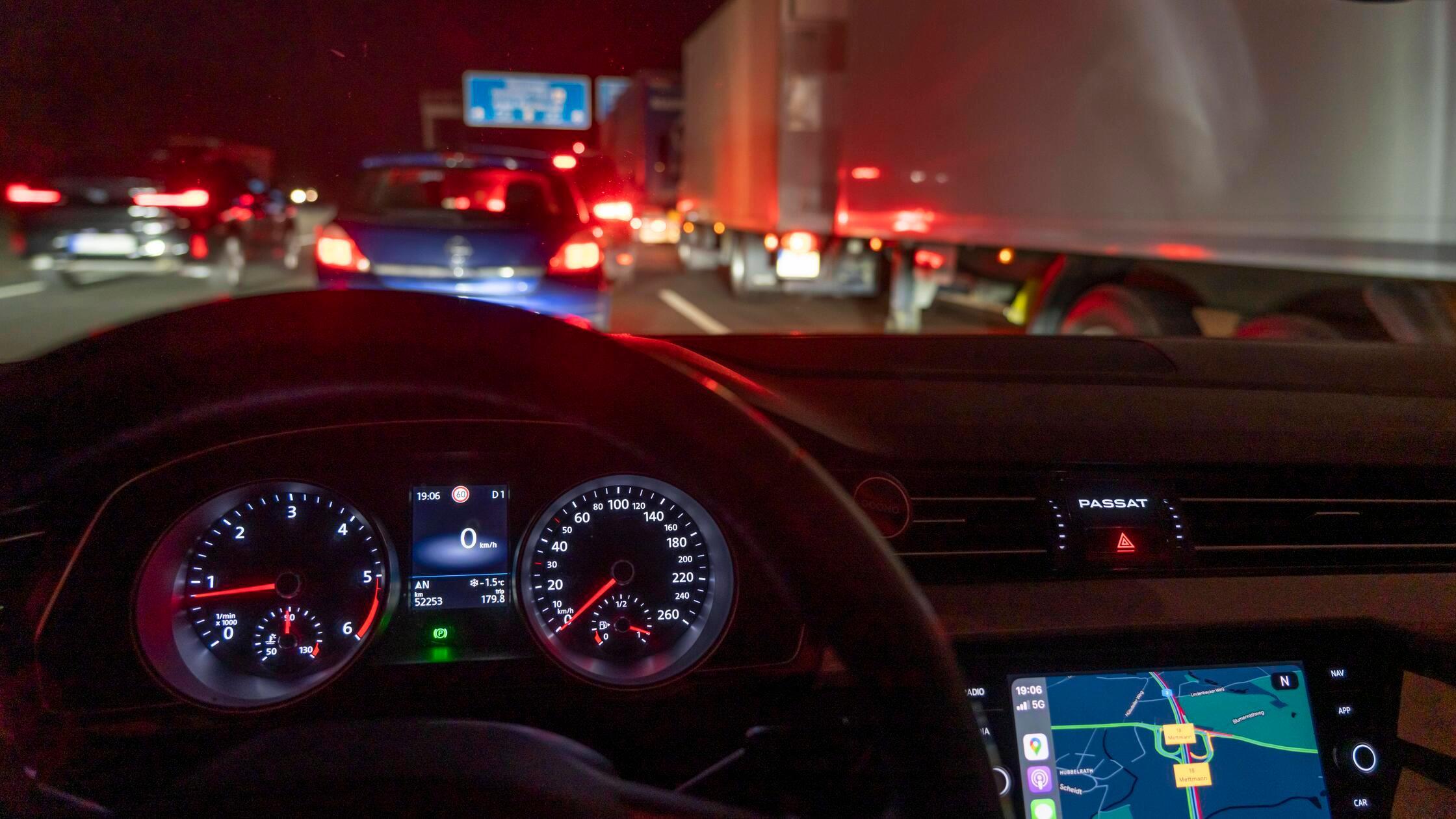 Verkehrsstau, Autobahn A3, bei Mettmann, Richtung 