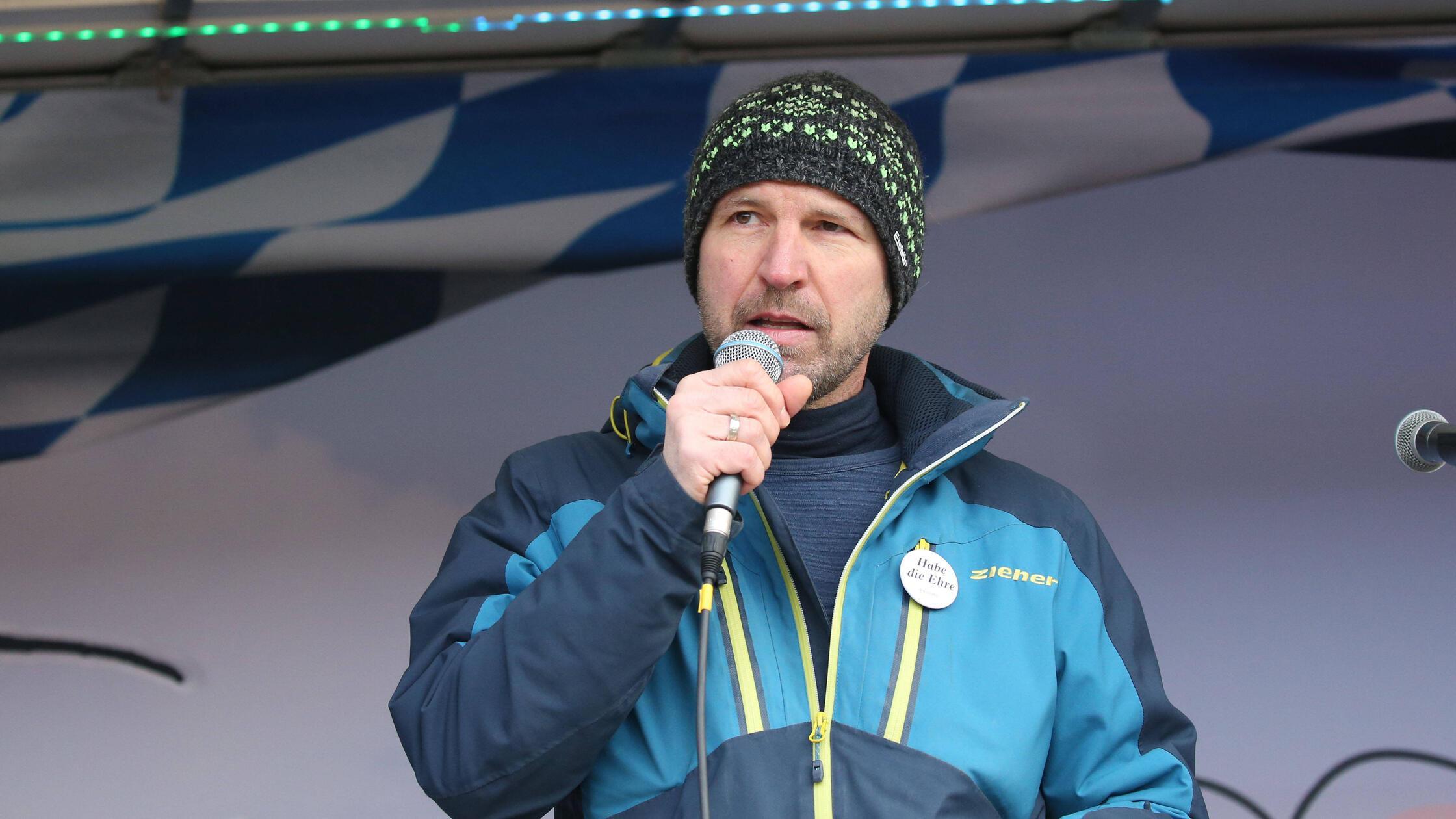 Bernd Bayerlein Bernd Bayerlein, Polizisten für Au