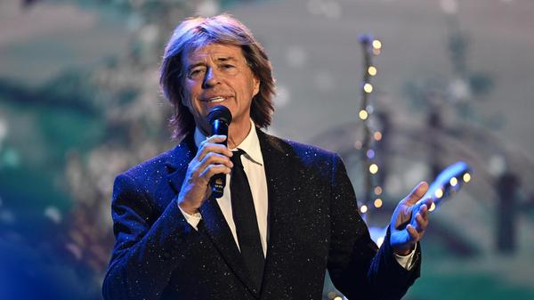 Schlagerstar und Ex-Skirennläufer macht in Nürnberg Halt. Der mittlerweile 71-jährige Entertainer Hansi Hinterseer bespielt am Sonntag, 9. November, die Nürnberger Meistersingerhalle. Mit dabei hat der Tiroler all seine Hits aus den letzten 30 Jahren. Beginn: 17 Uhr.