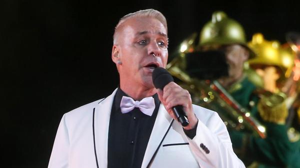 Rammstein-Frontmann Till Lindemann ist gerade auf Solopfaden unterwegs. Am Donnerstag, 27. November, gastiert der nicht unumstrittene Sänger im Rahmen seiner "Meine Welt"-Tour in der Stadthalle Fürth. Beginn: 20 Uhr.