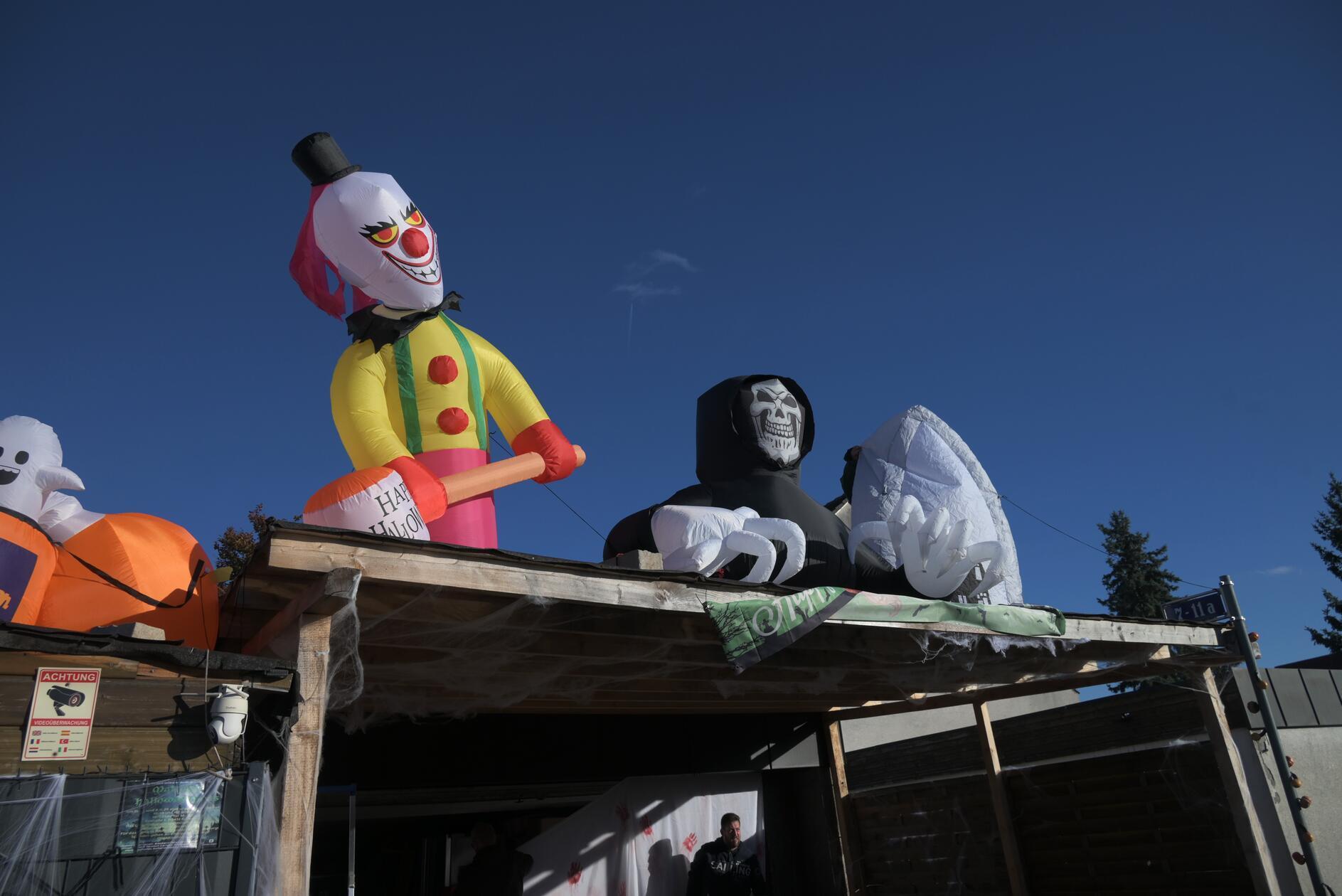 Seit drei Jahren gibt es nun das Maiacher Halloween-Haus in der Ilzstraße 1. Seitdem ist es stetig gewachsen.