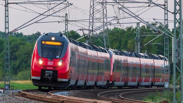Bahnverkehr auf Achse Bamberg – Nuernberg, Fuerth,