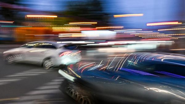 Verkehr auf einer Kreuzung