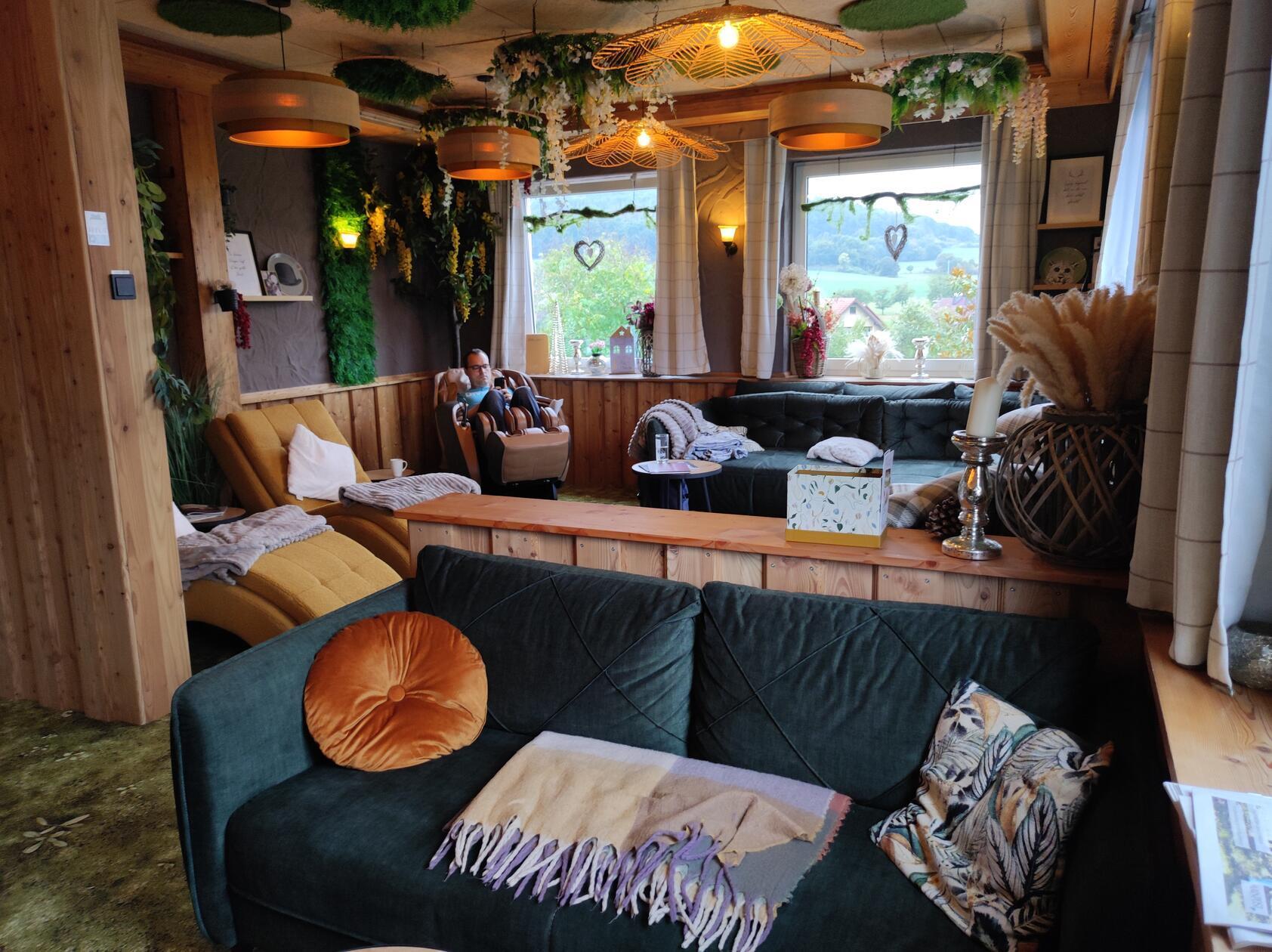 Während die Kinder in der Betreuung sind, können sich die Eltern in der "Elternlounge" entspannen.