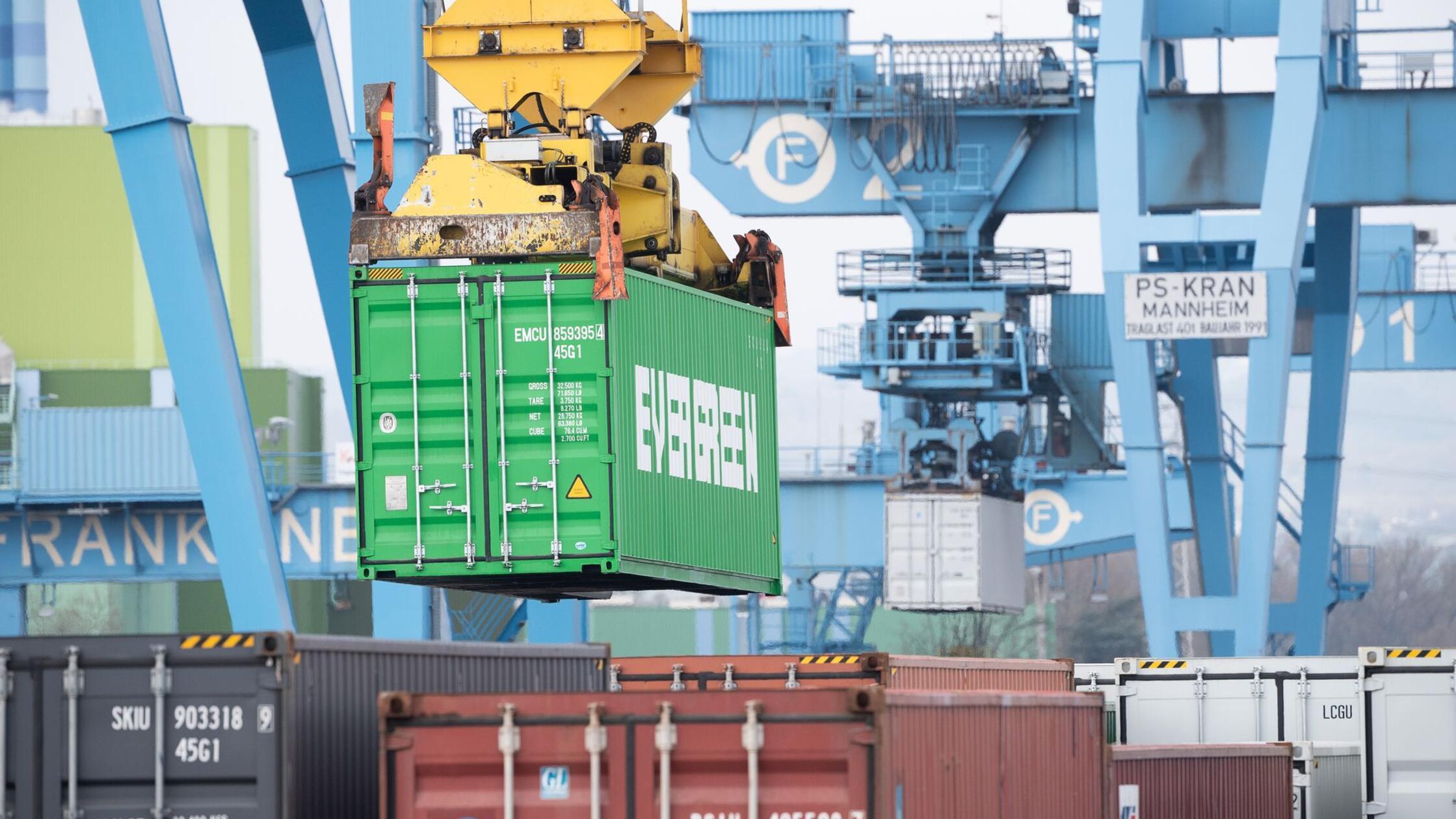 Nemška industrija in trgovinska zbornica (DIHK) opozarja na dolgotrajno gospodarsko krizo v Nemčiji