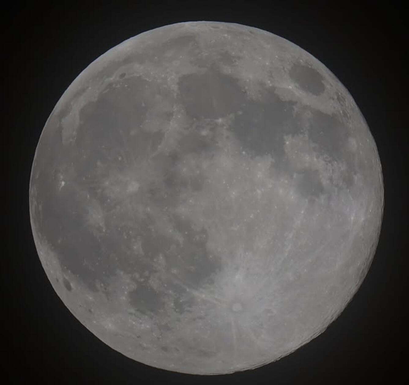 Der Supermond bei Coburg.