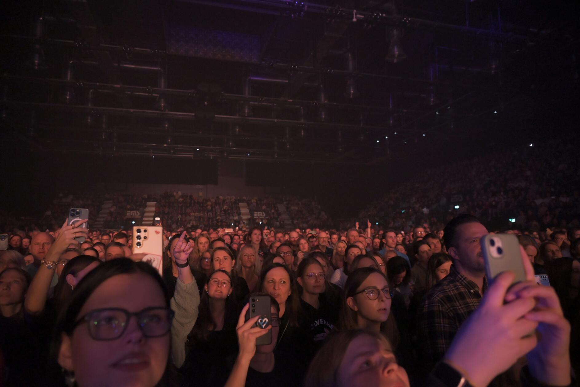 Für die rund 4000 dicht gedrängten Fans war es eine der letzten Gelegenheiten, die Band aus Hamburg noch einmal live zu erleben.