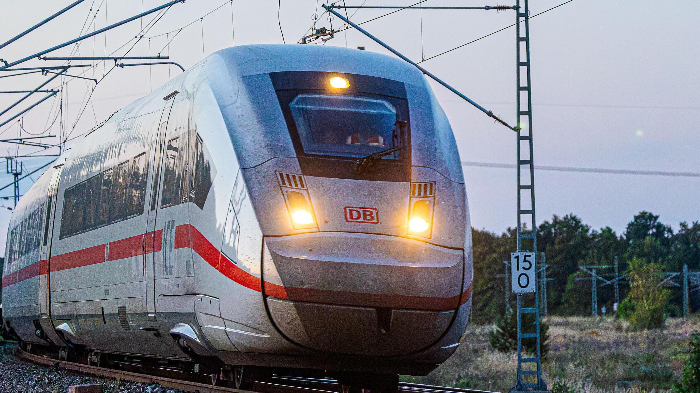 Bahnverkehr auf Achse Bamberg  Nuernberg, Fuerth,
