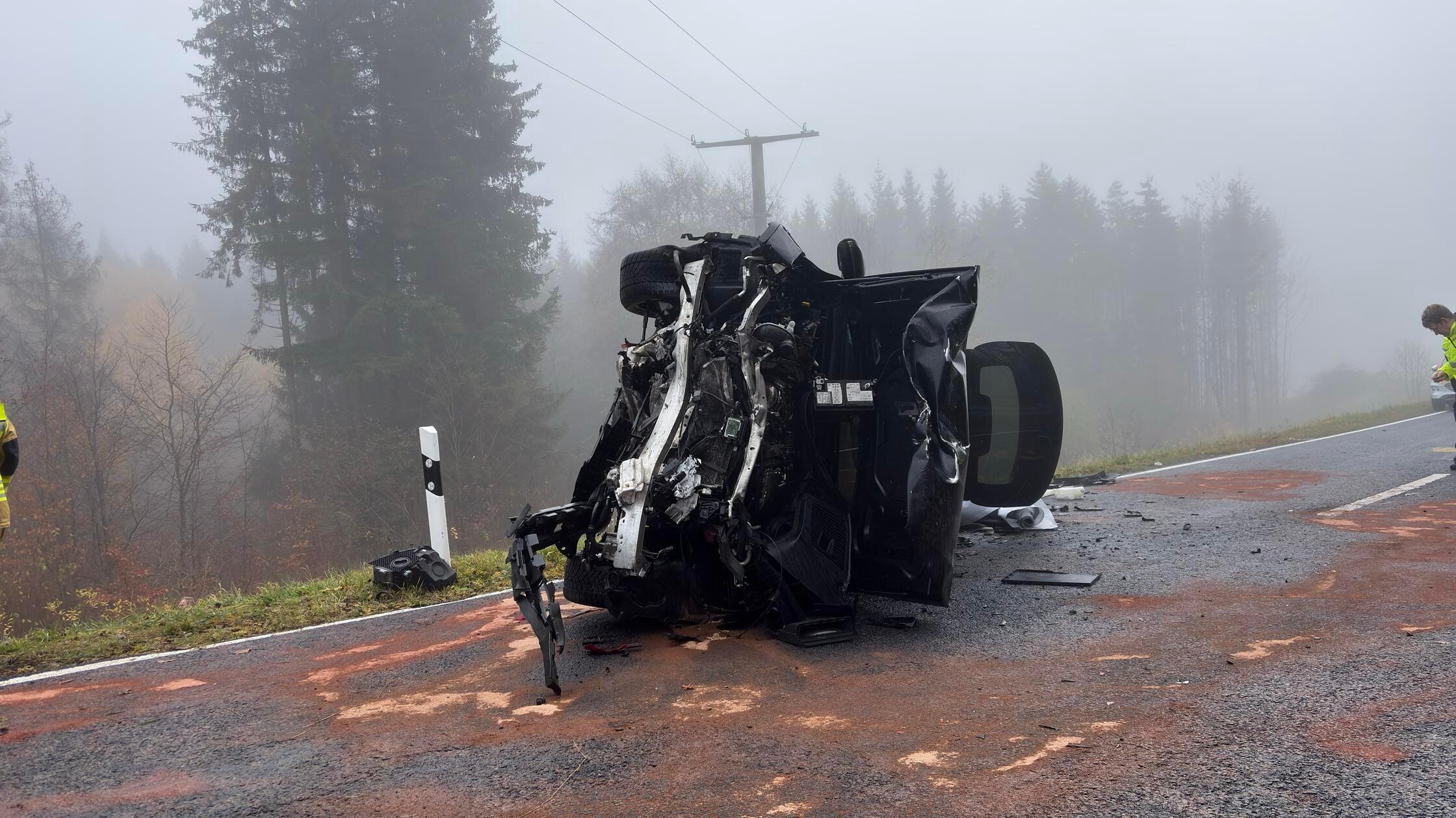 TÃ¶dlicher Frontalcrash auf LandstraÃŸe: 19-JÃ¤hri