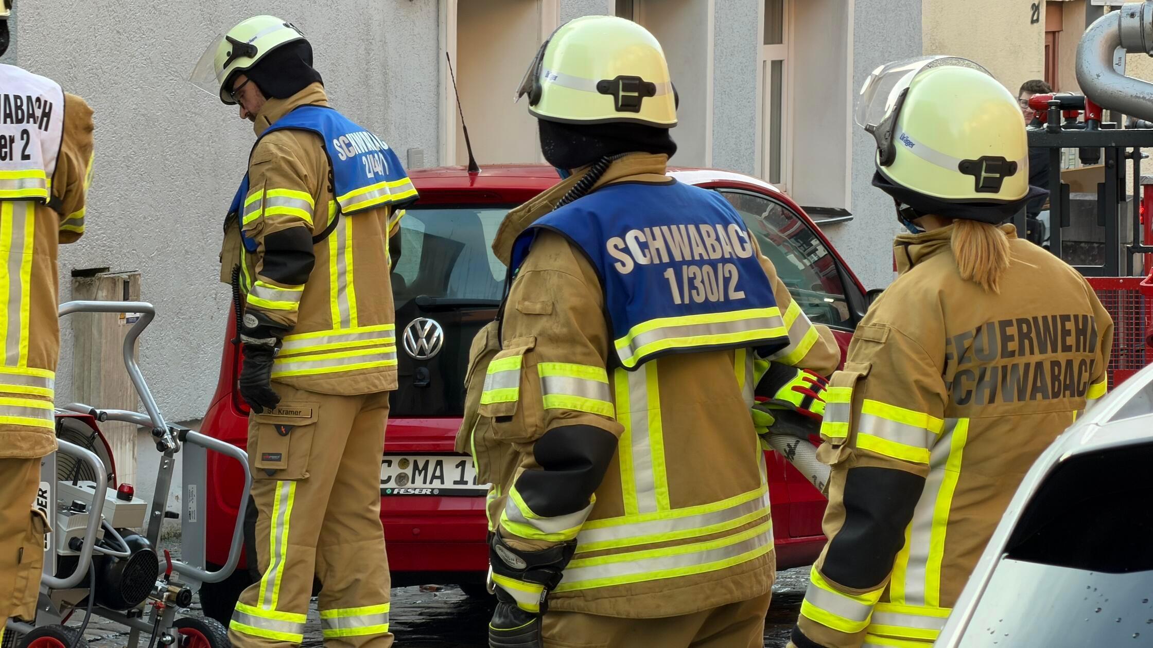 Kellerraum im Vollbrand: In Schwabach muss die Feuerwehr wieder ...