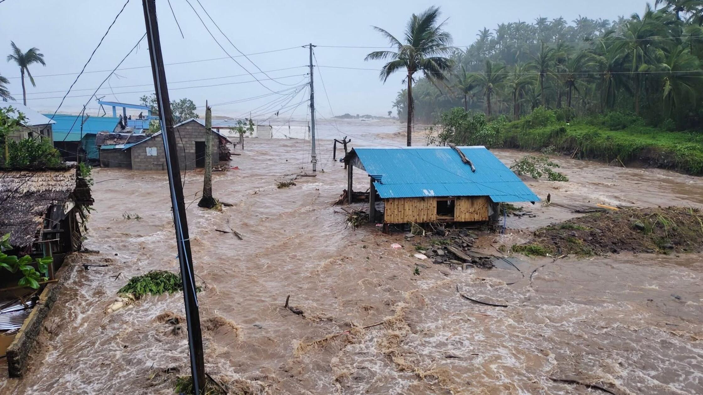 Taifun „Fung-Wong“ legt Teile der Philippinen lahm