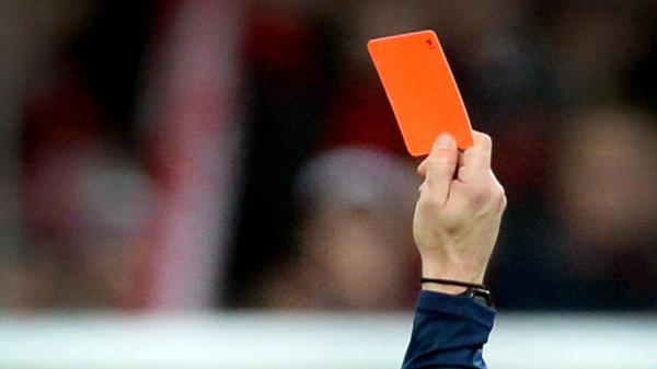 Symbolbild Rote Karte4508.jpg