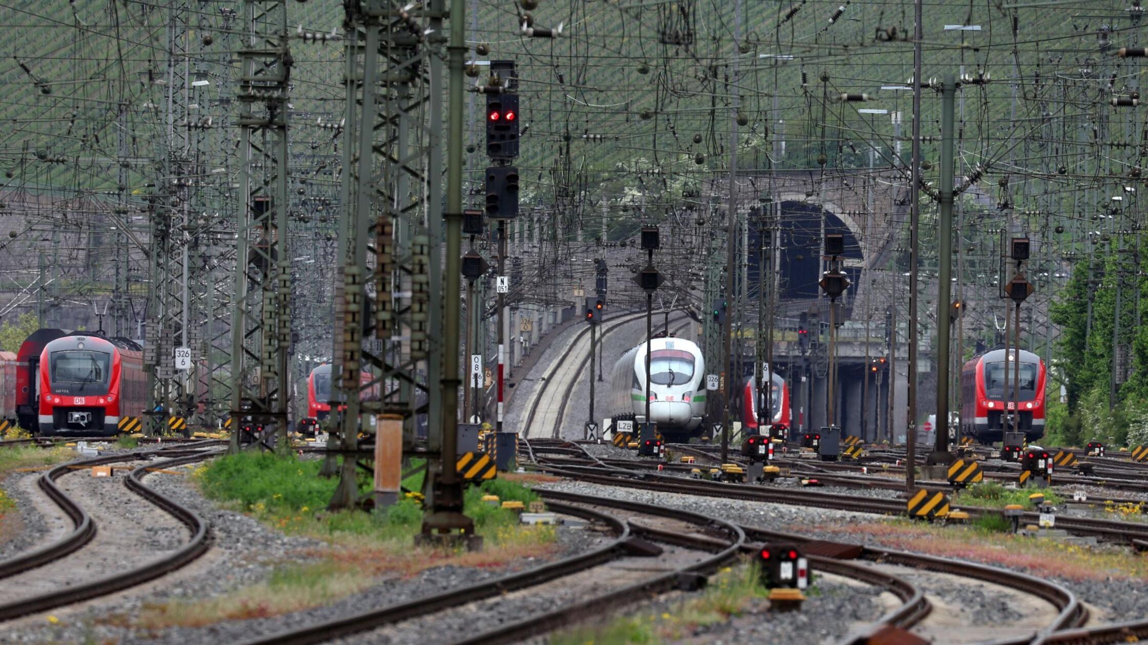 Neuer Rekord: Bayern fahren mit Zügen 80 Mal bis zur Sonne