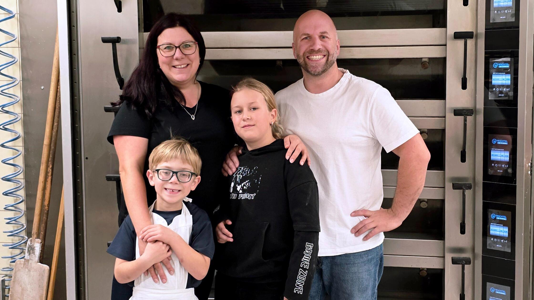 In ihrere Backstube fühlt sich die Bäckerfamilie M