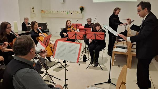 Dirigent Rucke Werke von Wolfgang Müller im Zentrum: Das hatte der Neumarkter ...