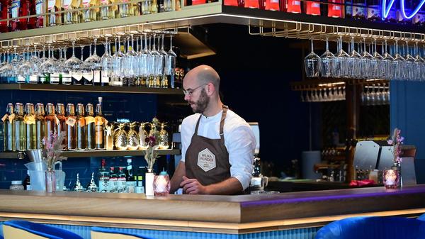 Ein Ganztagskonzept - von Frühstück über Mittagessen bis Abendessen - soll die Gäste locken. Die Bar lädt auch zum Daydrinking.
