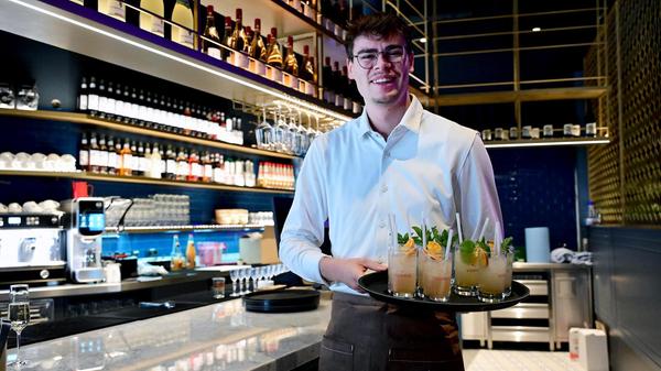 Wilma Wunder will auch mit Getränken punkten: Neben hausgemachten Limonaden (im Bild) werden auch Cocktails, Sekt aus Deutschland und heimischer Wein angeboten.