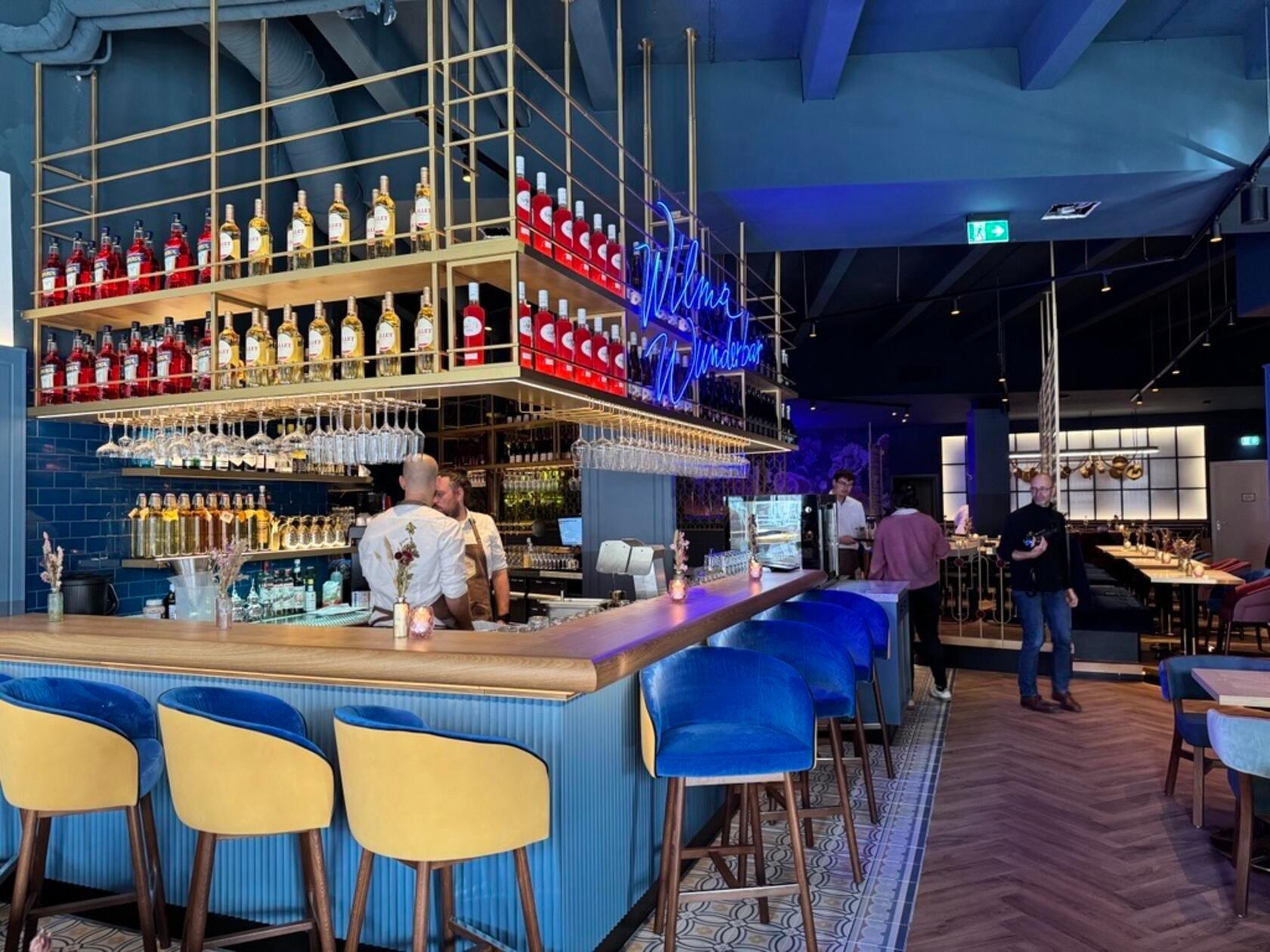 Das Lichtkonzept unterscheidet sich je nach Tageszeit, abends wird es gedämmt - und die Atmosphäre folglich gemütlicher.