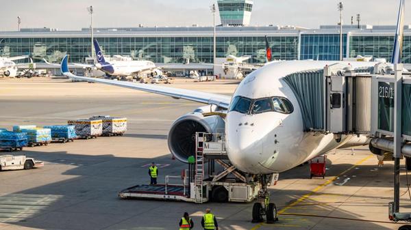 - Die beliebtesten und unbeliebtesten Flughäfen i